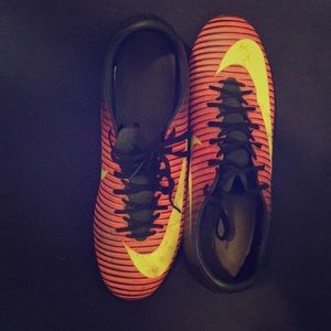 Nike mercurial soccer shoes